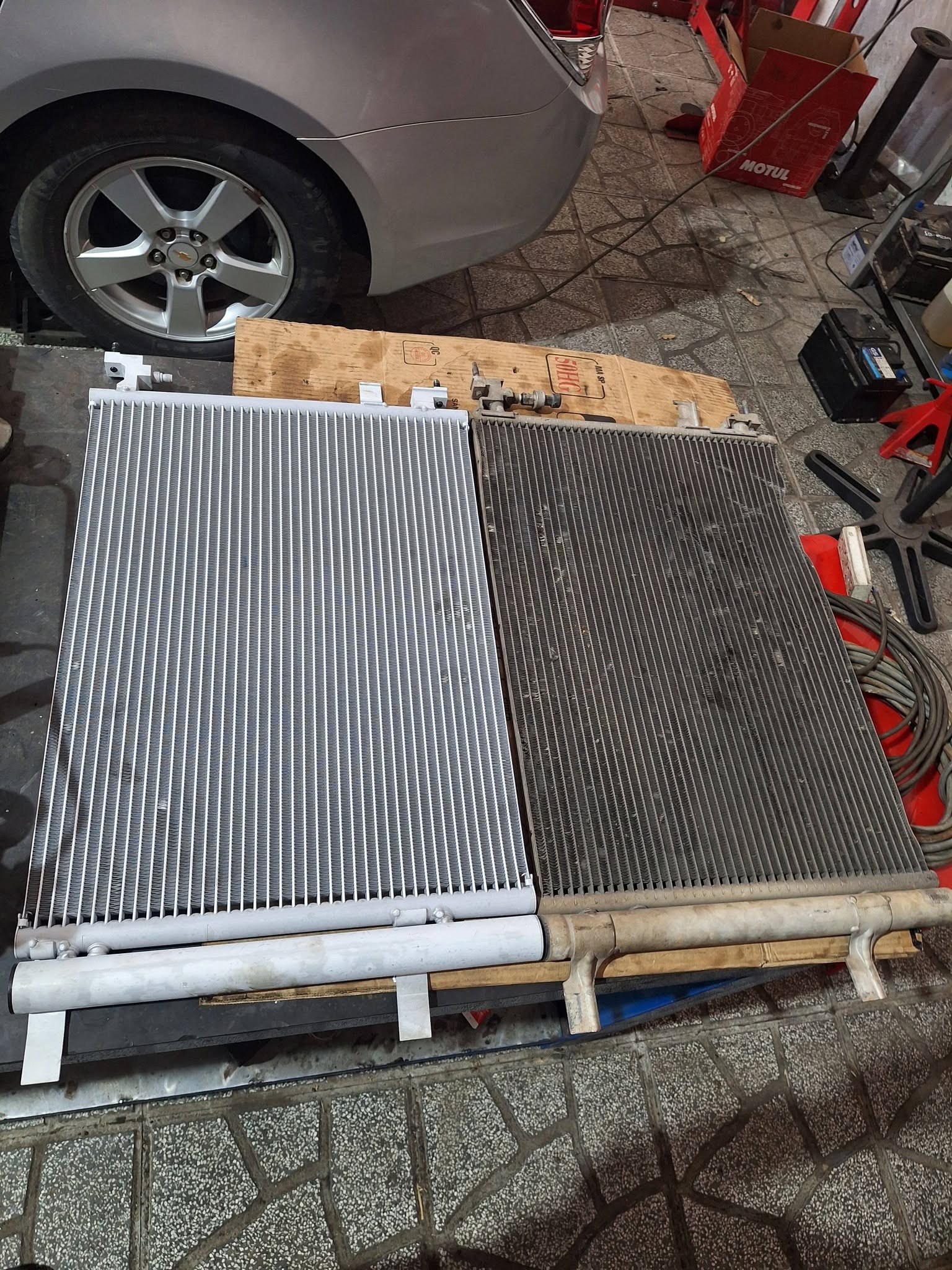 Công việc hàng ngày bên Garage Ô Tô Tân Phú.